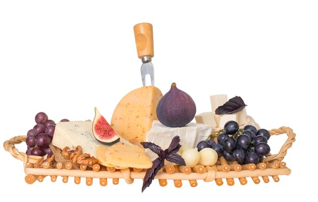 Deska serów i świeże owoce